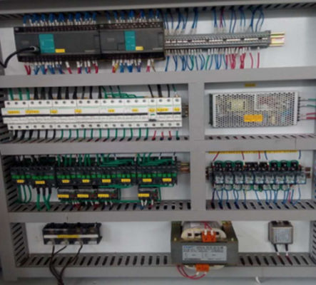 PLC 코어 컴포넌트 풀 자동 크레이싱 및 스트립링과 함께 다이 절단 기계